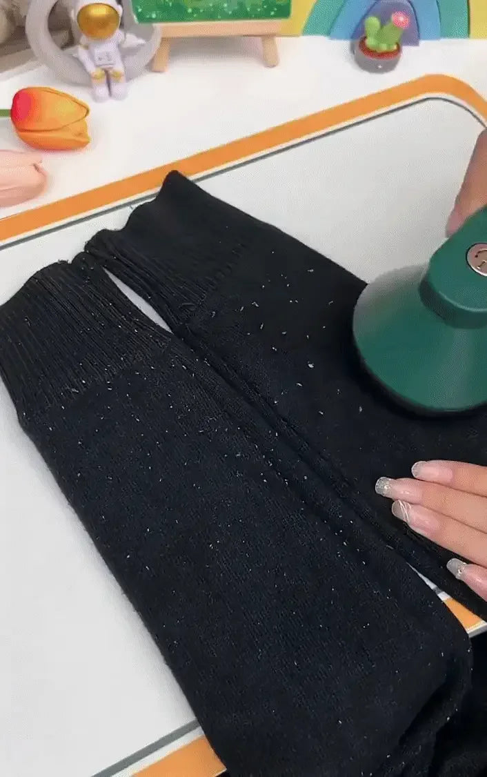 Rechargeable Lint Remover – Make Your Clothes & Furniture Look Brand New! - Emirati Touch